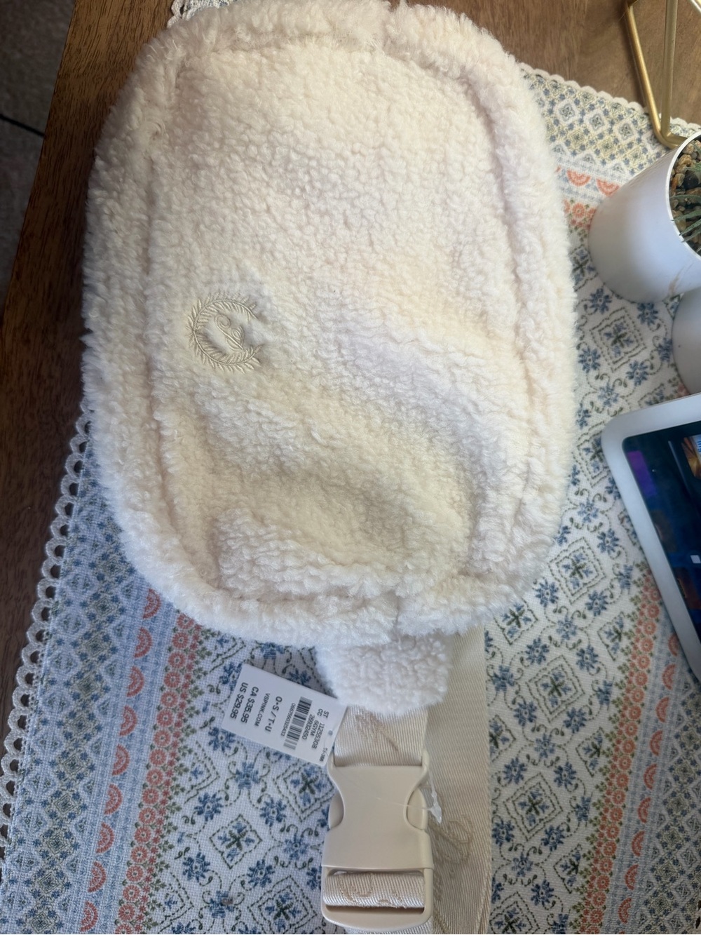 NWT VS Cozy Sherpa Waist Bag - Cream